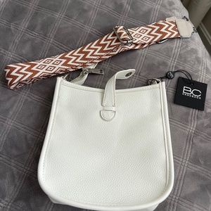 NWT white crossbody bag with changeable strap